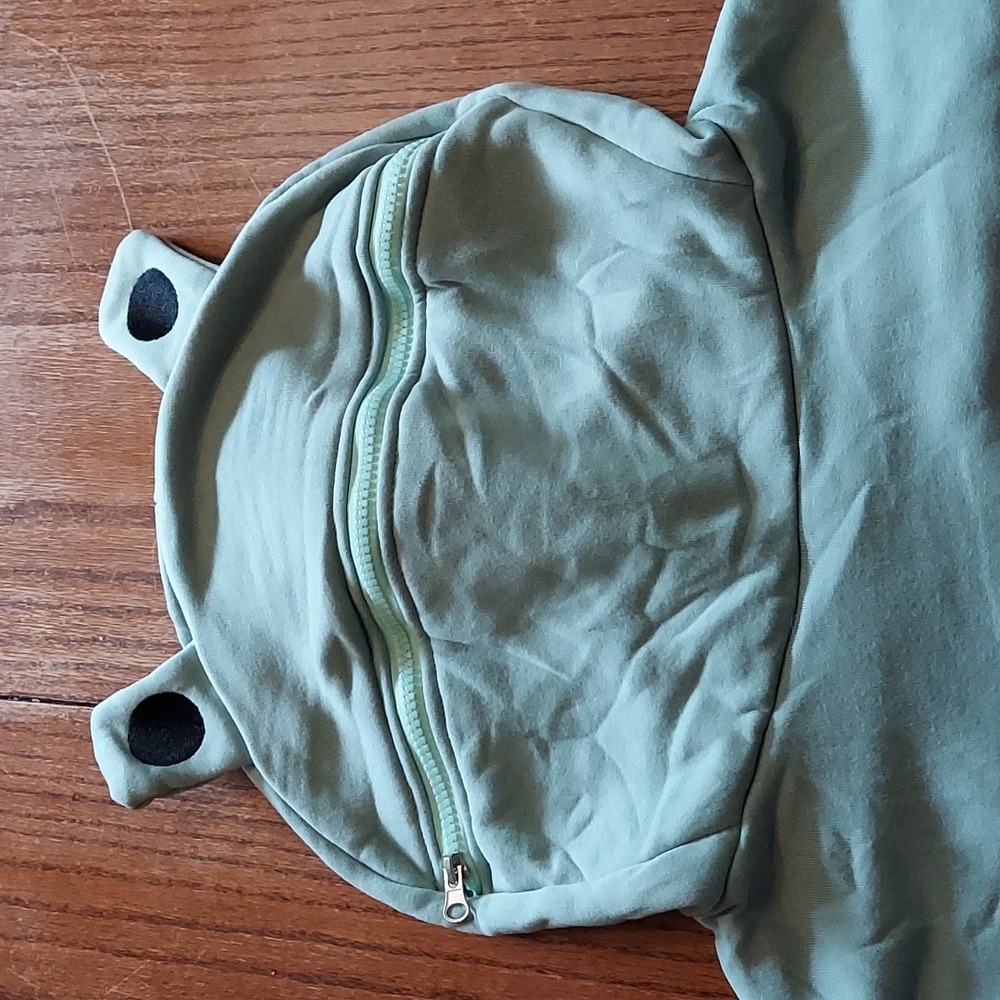 Frog green sweatshirt Large with zip closed hood and little frog hands.